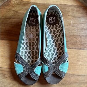 Fly London Women's Turquoise and Grey Brown Flats